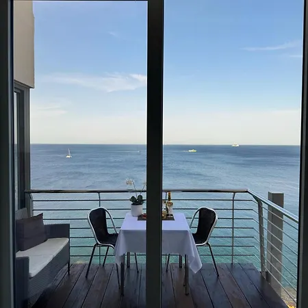 Seaview Tower スリーマ