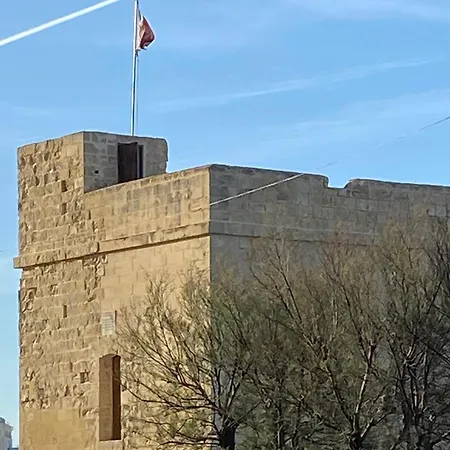 Seaview Tower * スリーマ