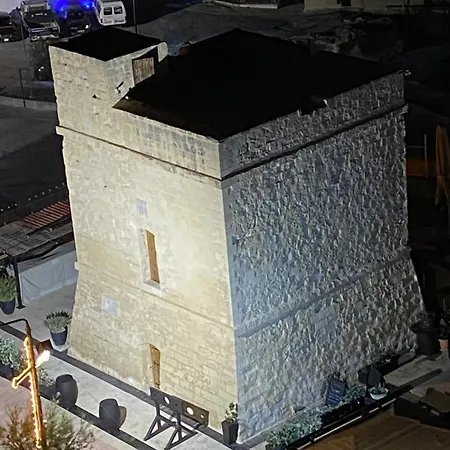 Seaview Tower スリーマ