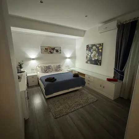 Seaview Tower Apartament *